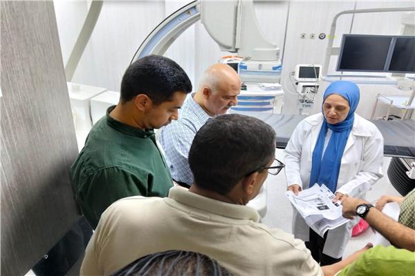 وكيل الصحة بالجيزة يتفقد مستشفى الشيخ زايد المركزي