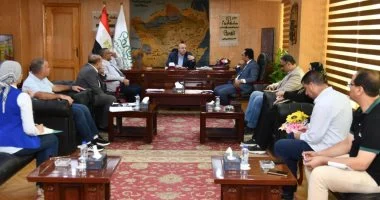محافظ الفيوم يناقش مع أعضاء مجلسي النواب والشيوخ حلول عدد من المشكلات
