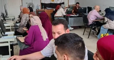 إقبال طلاب الثانوية بالبحيرة على معامل التنسيق بجامعة دمنهور.. اعرف التفاصيل