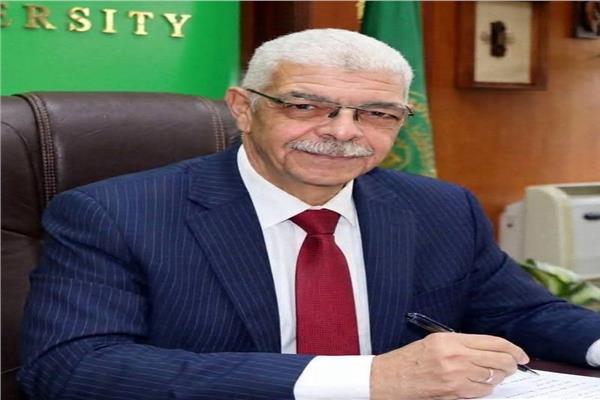 رئيس جامعة المنوفية يجدد تكليف ويعين رؤساء الأقسام بالكليات