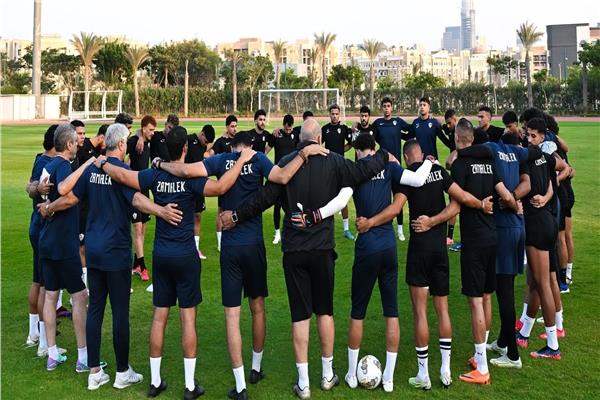 الزمالك يتقدم على اورانج بثنائية فتوح والزناري في الشوط الأول