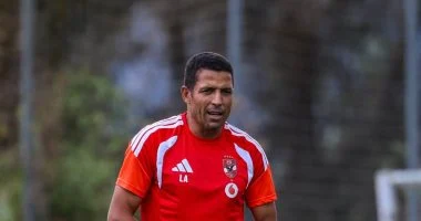 جلسات مكثفة من عموتة في الأهلي لتصحيح ودية يوروبا قبل مواجهة برشلونة