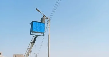 محافظ أسيوط: رفع كفاءة الإنارة بقرية موشا وتحسين مستوى الخدمات للمواطنين
