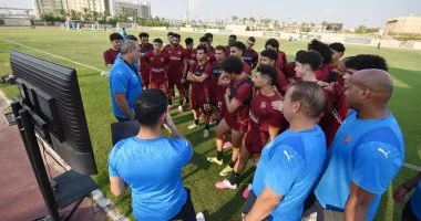 على ماهر يعقد جلسة مع لاعبى سيراميكا استعدادًا للموسم الجديد