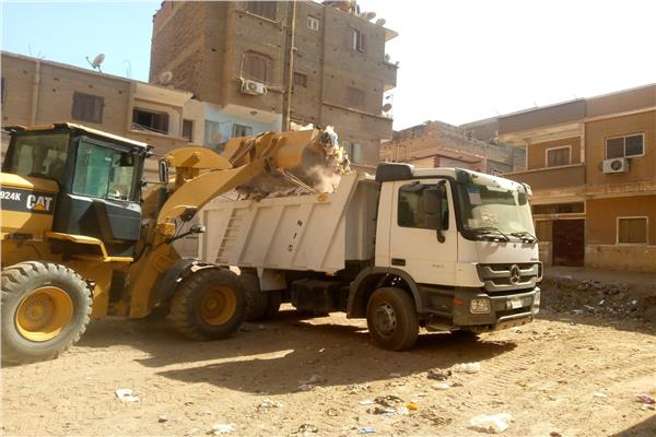 لتعزيز المظهر الحضاري.. رفع 82 طن مخلفات بحملات نظافة مكثفة بأبوتشت وقفط