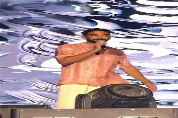 مكالمة تليفونية.. كواليس تقديم أنس بوخش لـ أحمد سعد في حفله بالساحل