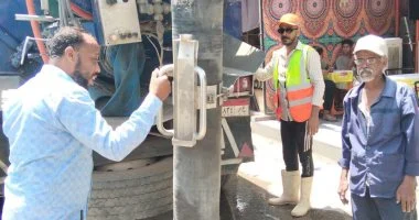 مياه أسوان تنظم حملة لتطهير شبكات الصرف الصحى