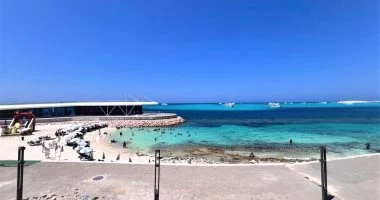 طقس مطروح اليوم السبت 15-8-2026.. حار نهارا مائل للحرارة ليلا وارتفاع الأمواج