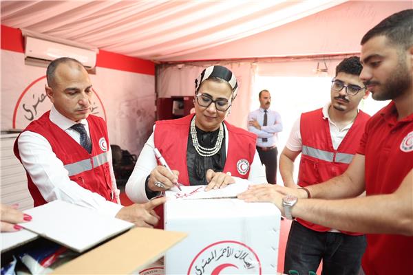 «القومي للمرأة»: تنظيم «يوم التطوع» لتعبئة المساعدات الإنسانية للفلسطينيين