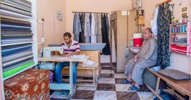 تسليم 17 مشروعاً تنموياً لأصحاب الحرف اليدوية بأسوان