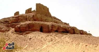 جبل أبو الهوا.. أسرار نبلاء مصر القديمة فوق ضفاف النيل بأسوان