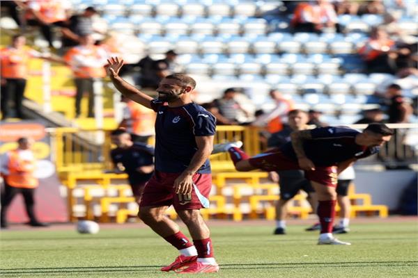 شاهد| وصول محمد صلاح مع طرابزون لمواجهة قاسم باشا في الدوري التركي