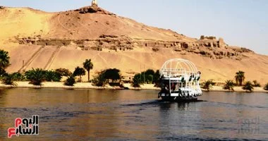 مقابر تحكى تاريخ حكام الجنوب.. جبل أبو الهوا سحر الجمال على ضفاف النيل بأسوان