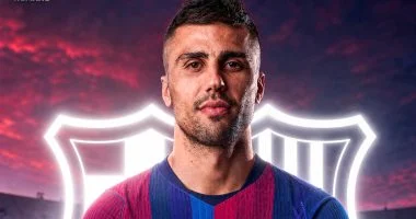 رودري لاعب مانشستر سيتي يصل برشلونة تمهيدا لانضمامه إلى بطل إسبانيا.. فيديو