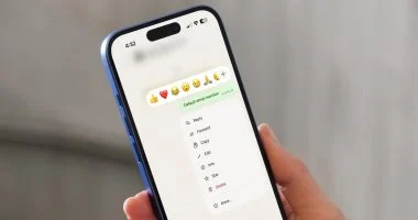 واتساب يتيح لك اختيار الإيموجى الذى تريد استخدامه بدلًا من الرموز التقليدية