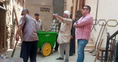 حملة لرفع تراكمات قمامة بالتل الكبير بالإسماعيلية.. صور
