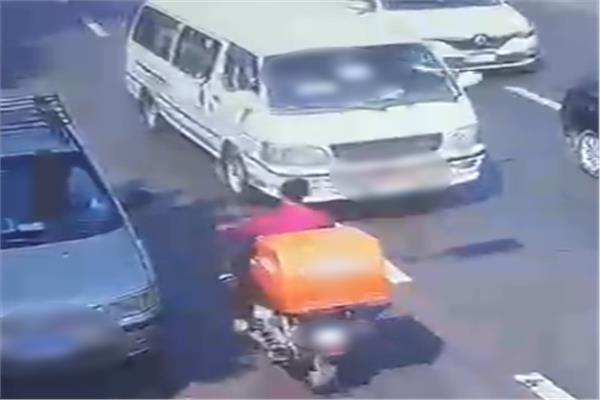 كشف ملابسات فيديو ادعى خلاله قائد دراجة نارية تعدي ضابط مرور عليه بالإسكندرية