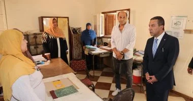 محافظ المنوفية يجرى جولة مفاجئة بالوحدة المحلية بالمصيلحة.. ماذا حدث؟