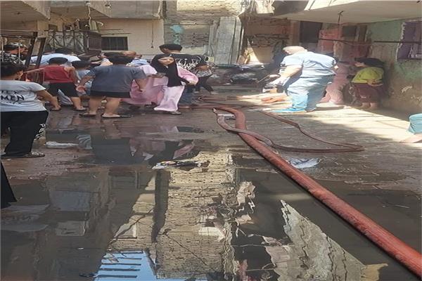 انهار عليه سلم عقار.. إصابة عميد بالحماية المدنية خلال إخماد حريق الوايلي