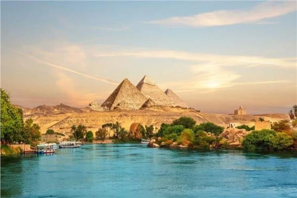 من ضفاف النيل بدأ التاريخ.. حكاية نهر صنع الحضارة