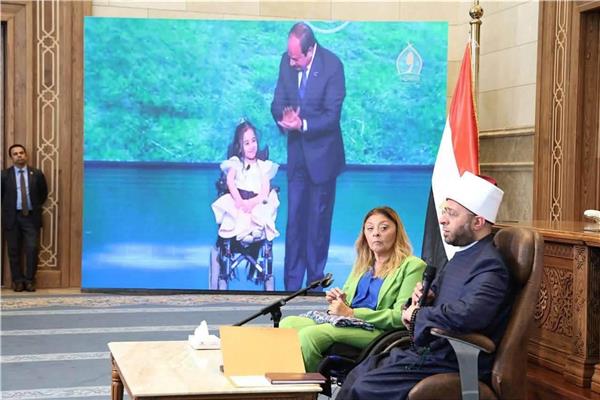 وزير الأوقاف يكرم عددًا من أبناء الوزارة من ذوي الهمم