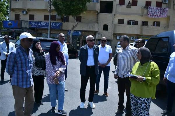 محافظ الأقصر يتابع أعمال تطوير بمدينة الأقصر بشارع خالد بن الوليد والكرنك ورفع كفاءة المرافق