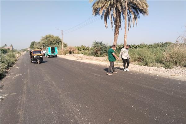 محافظ قنا: انتهاء رصف طريق مدخل المراشدة حتى معدية دشنا