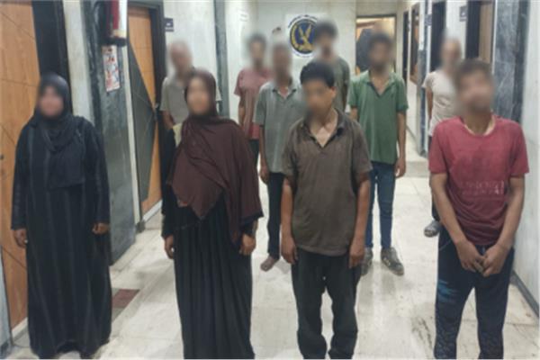ضبط 10 أشخاص لاستغلال 12 طفلاً في التسول وبيع السلع بالقاهرة