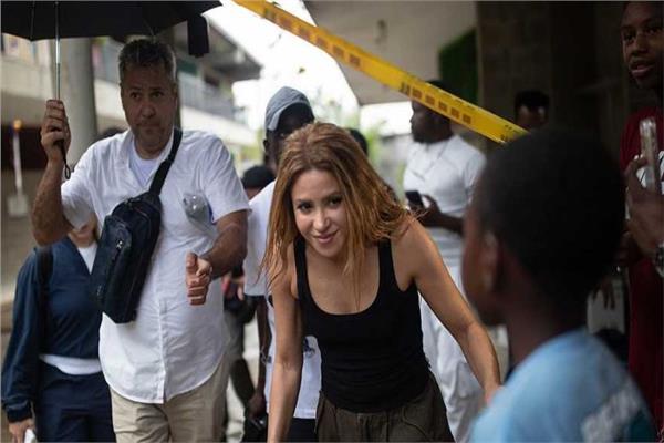 شاكيرا تتعهد بإعادة بناء المدارس المتضررة من زلزال كولومبيا