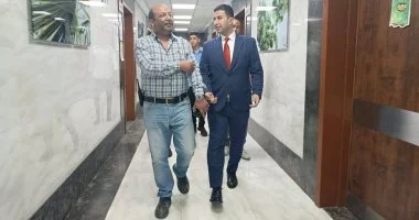 مدير الرعاية الصحية بالإسماعيلية يلتقى المنتفعين ويتابع الخدمة بمركز 30 يونيو
