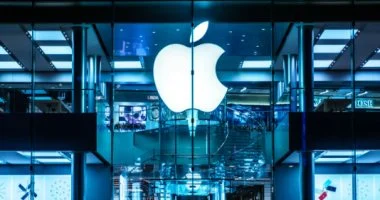 Apple تفرض عمولة 5% على التطبيقات الموزعة خارج متجرها في أوروبا