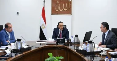 مدبولى يستعرض إجراءات فض التشابكات المالية بين وزارة المالية وهيئة السلع