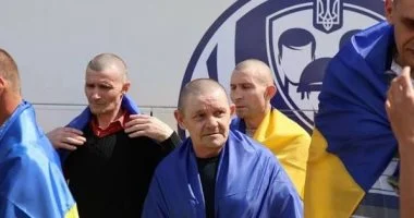 زيلينسكي يعلن عودة 103 عسكريين أوكرانيين في عملية تبادل أسرى مع روسيا