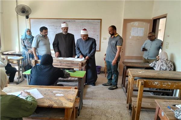 رئيس منطقة الإسماعيلية الأزهرية يتابع امتحانات الدور الثاني للشهادة الثانوية