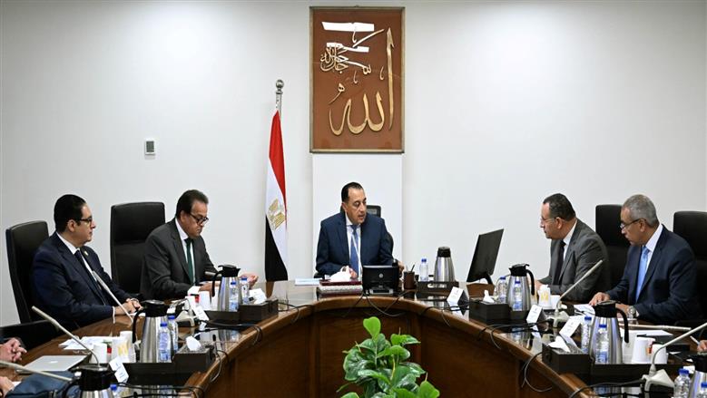 رئيس الوزراء يتابع مستجدات الموقف التنفيذي للمعهد القومي للأورام الجديد بالشيخ زايد
