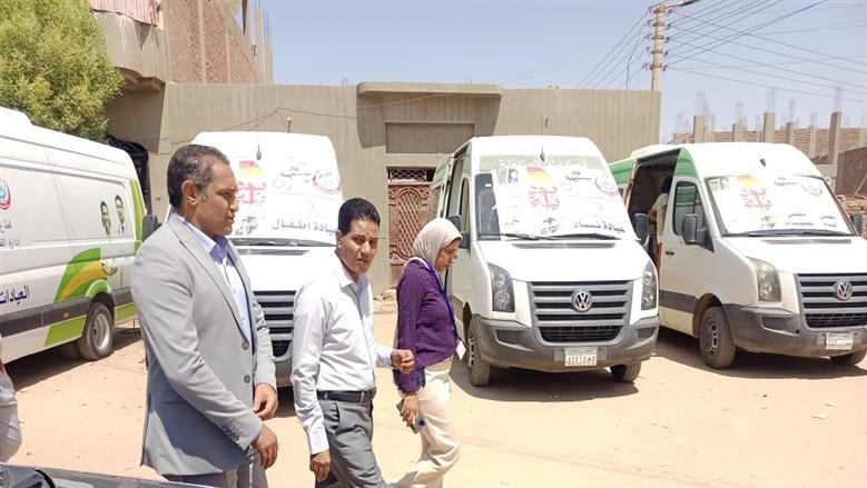 توقيع الكشف الطبي على 675 مواطنا ضمن قافلة طبية في قرية الطود بالأقصر
