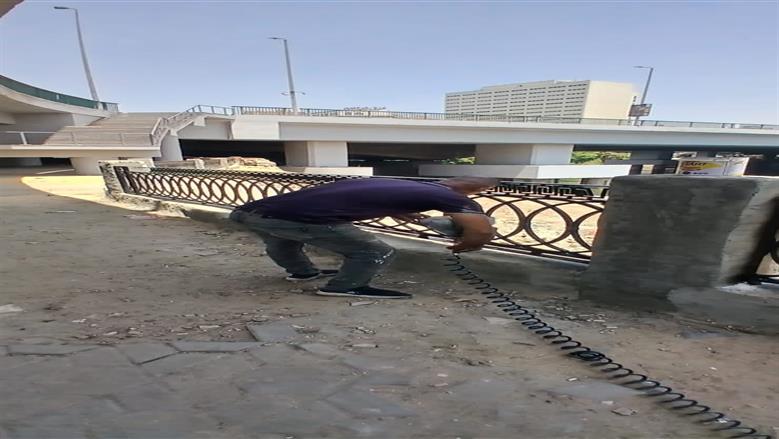 محافظ الجيزة يتابع أعمال ترميم الطرق وتطوير الميادين بعدد من الأحياء