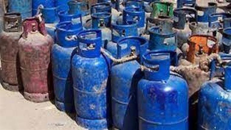«بينها 395 أسطوانة غاز و60 طن زيت مجهولة المصدر».. تحرير 230 محضراً تموينياً في المنوفية