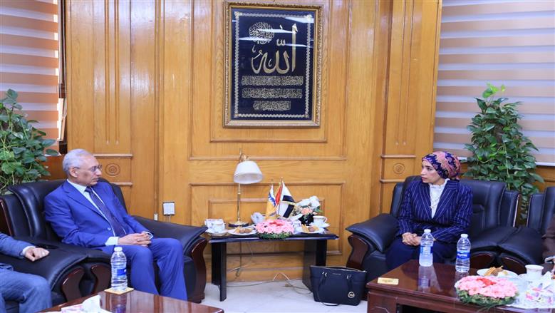 رئيس جامعة المنيا يستقبل رئيس جامعة الأقصر لبحث تبادل الخبرات الأكاديمي