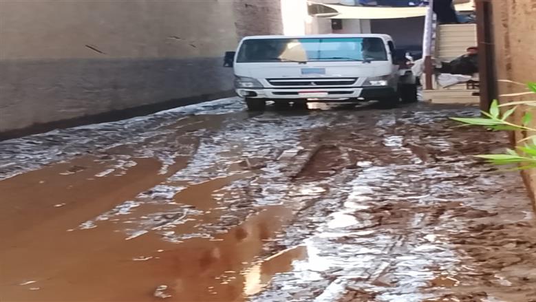 محافظ القليوبية يتابع إصلاح كسر خط مياه 800 مم بقليوب