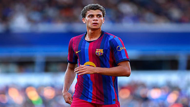 مستقبل حمزة عبدالكريم مع برشلونة.. العروض تنهال على النجم المصري وفليك يربط مصيره بالميركاتو