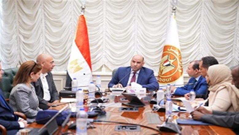«العمل» تطلق منظومة رقمية لإدارة تصاريح الأجانب.. لتسهيل إجراءات أصحاب الأعمال