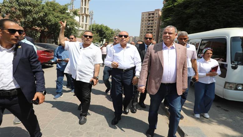 محافظ القاهرة يوجه بسرعة رفع كفاءة الطرق وتحسين الخدمات بالمنطقة الجنوبية