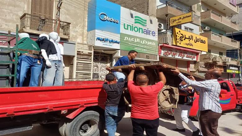 تحرير 437 محضر إشغال خلال حملة مكبرة بمركز ملوي في المنيا