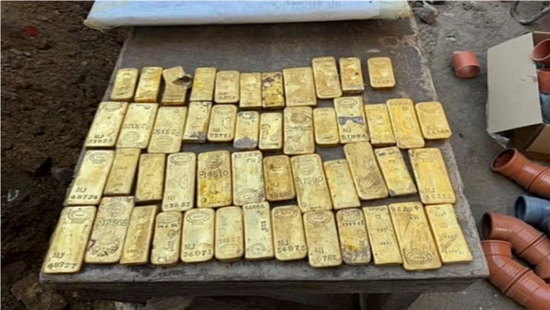 كنز ذهبي غامض.. عمال يعثرون على 7.5 مليون إسترليني داخل جدار قديم