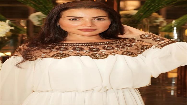 مي عز الدين تكشف تفاصيل أحدث إطلالاتها: فستان مصمم في 24 ساعة فقط