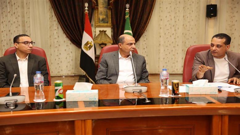 محافظ المنيا: «الحوار والمكاشفة وتبادل الرؤى» وسائل لخلق رأي عام قادر على بناء المستقبل