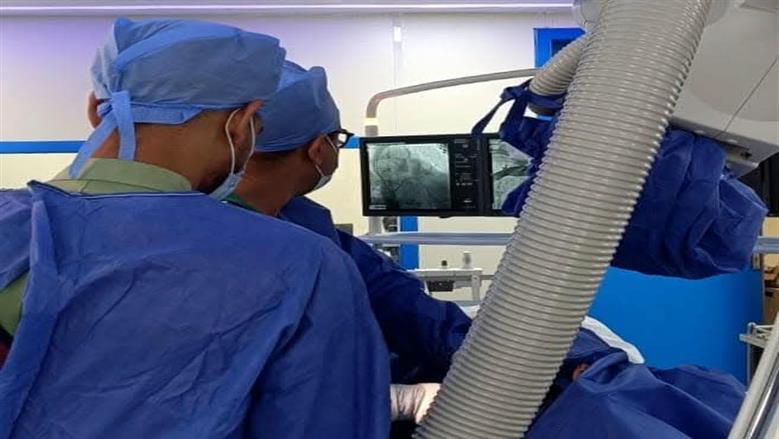 توطين التقنيات الطبية المتقدمة بالصعيد.. إجراء 3 جراحات دقيقة لتركيب منظمات قلب في إدفو