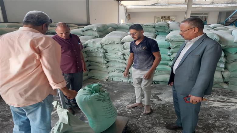 محافظ أسيوط: متابعة تطبيق منظومة الخصم المباشر بمطاحن مصر الوسطى لتعزيز الانضباط