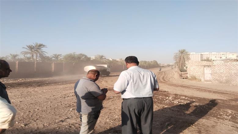 محافظ أسيوط يوجه برفع المخلفات وتسوية طريق السفير بدر عبدالعاطي وإعادة رصف شارع الجامعة